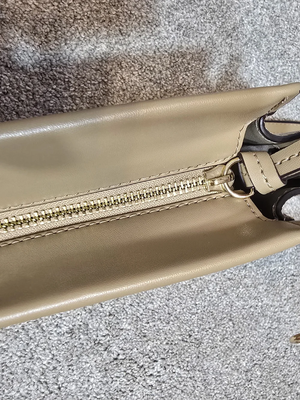 Michael Kors Graham Taupe Leather Messenger Crossbody Bag